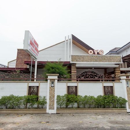 Oyo 619 Naufal Guest House Syariah Medan Bagian luar foto