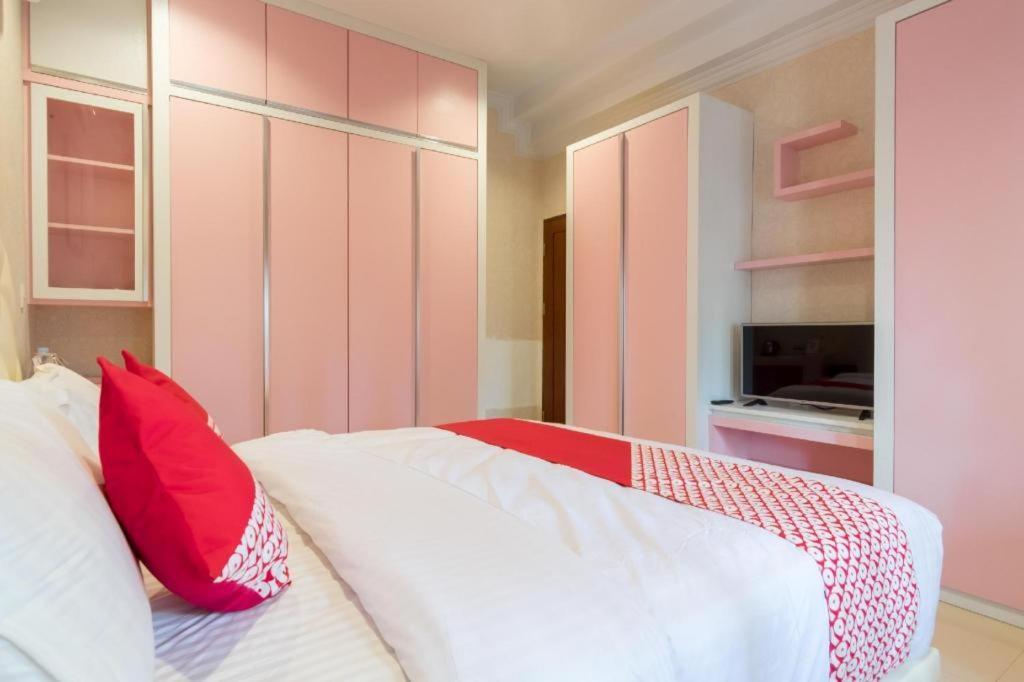 Oyo 619 Naufal Guest House Syariah Medan Bagian luar foto