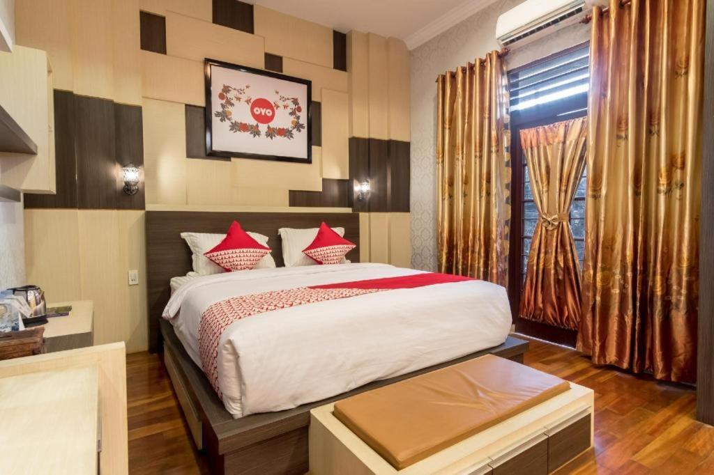 Oyo 619 Naufal Guest House Syariah Medan Bagian luar foto