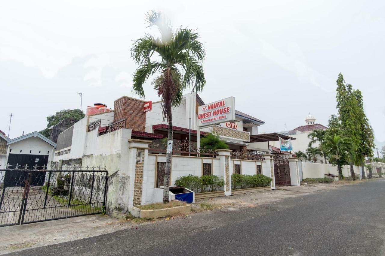 Oyo 619 Naufal Guest House Syariah Medan Bagian luar foto