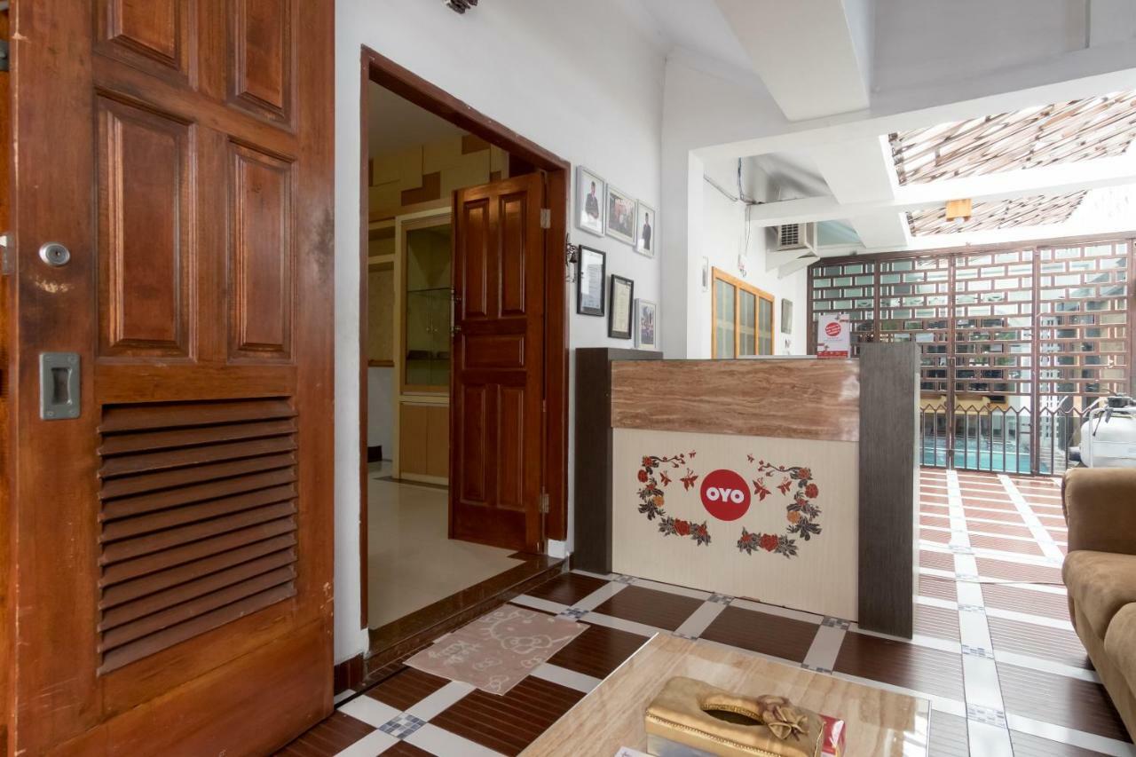 Oyo 619 Naufal Guest House Syariah Medan Bagian luar foto