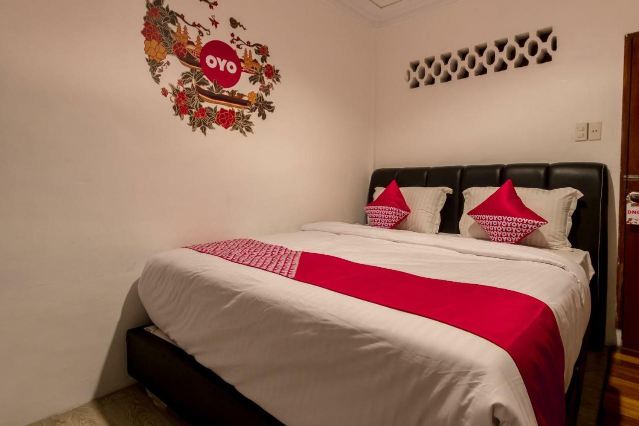 Oyo 619 Naufal Guest House Syariah Medan Bagian luar foto