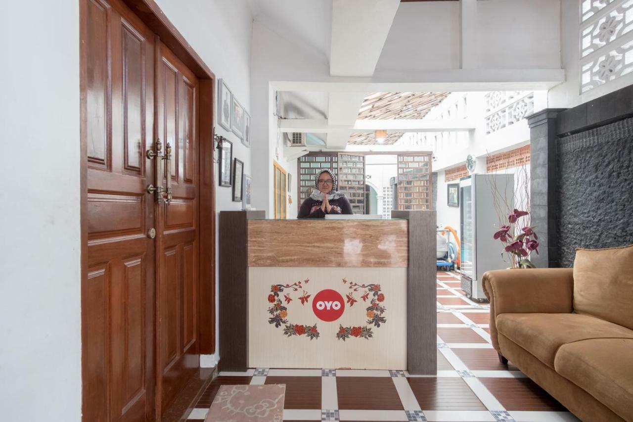 Oyo 619 Naufal Guest House Syariah Medan Bagian luar foto