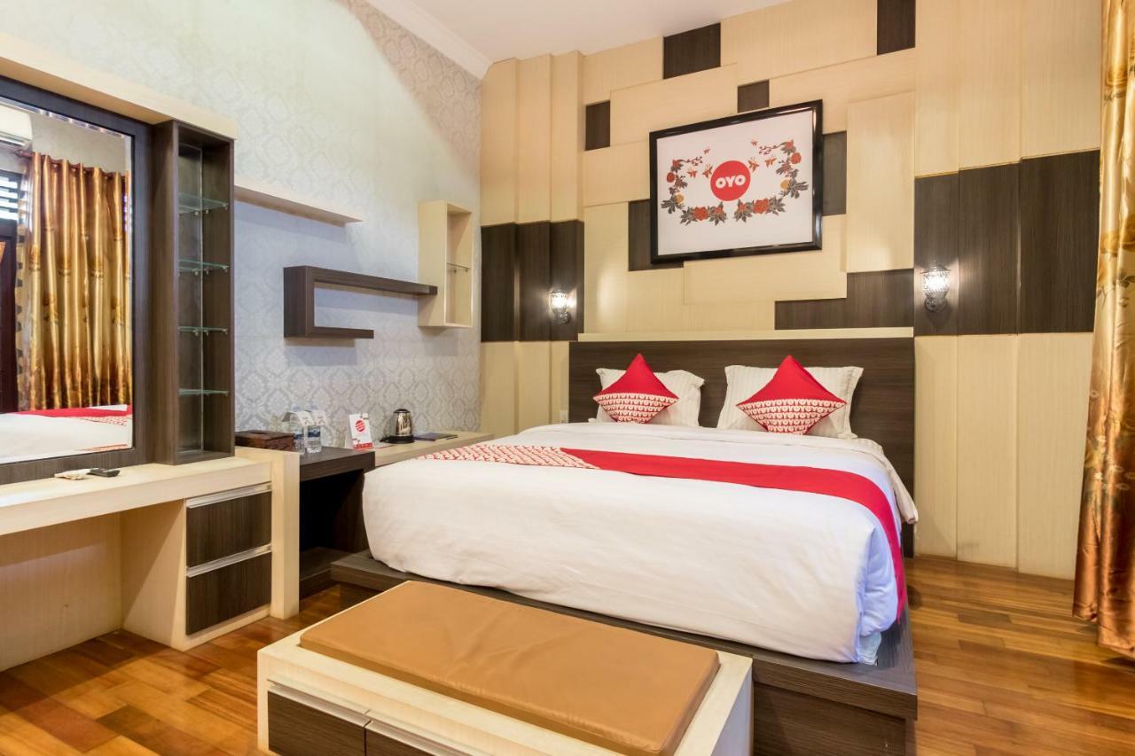 Oyo 619 Naufal Guest House Syariah Medan Bagian luar foto
