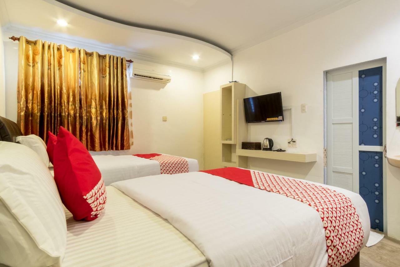 Oyo 619 Naufal Guest House Syariah Medan Bagian luar foto