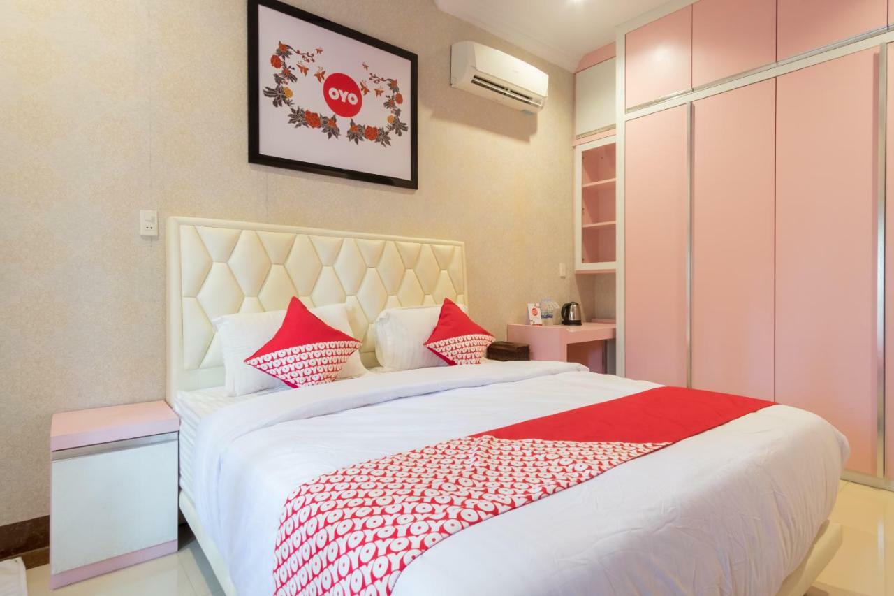 Oyo 619 Naufal Guest House Syariah Medan Bagian luar foto