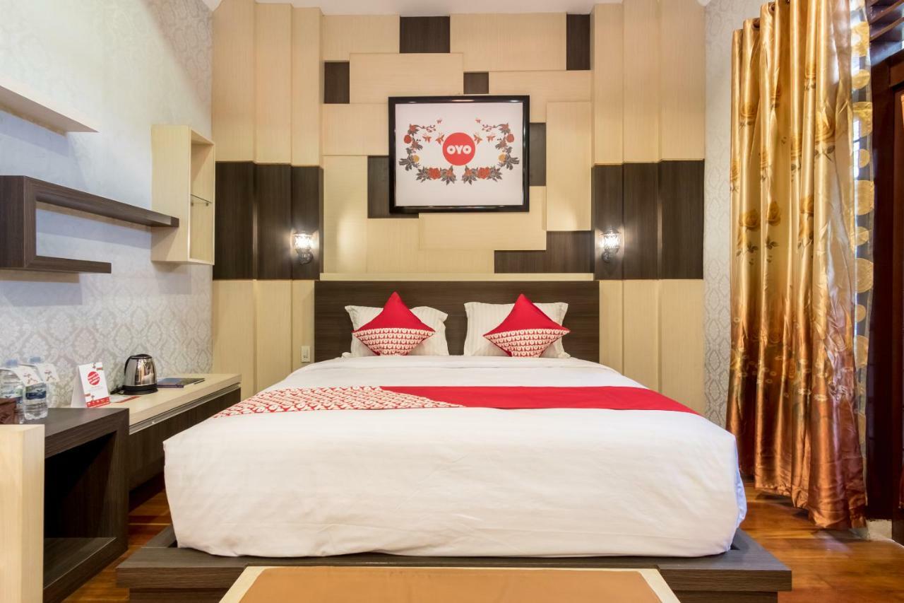 Oyo 619 Naufal Guest House Syariah Medan Bagian luar foto